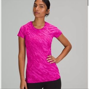 NWT Lululemon Pow Pink / Ripened Raspberry Swiftly Tech 2.0 Shirt Size 6